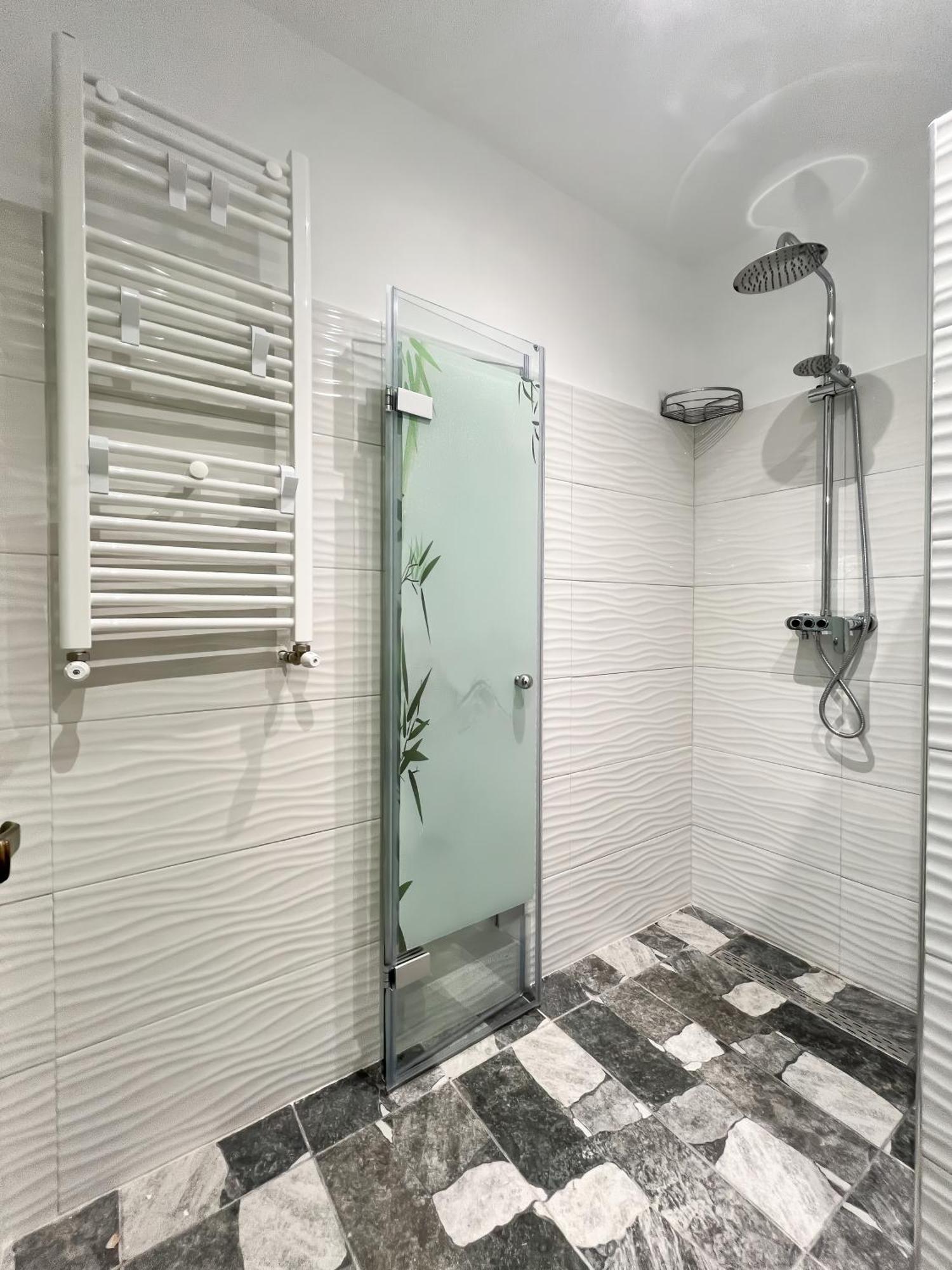 Sonia'S Skg 3 Bedroom Family Apartment - Near Metro テッサロニキ エクステリア 写真